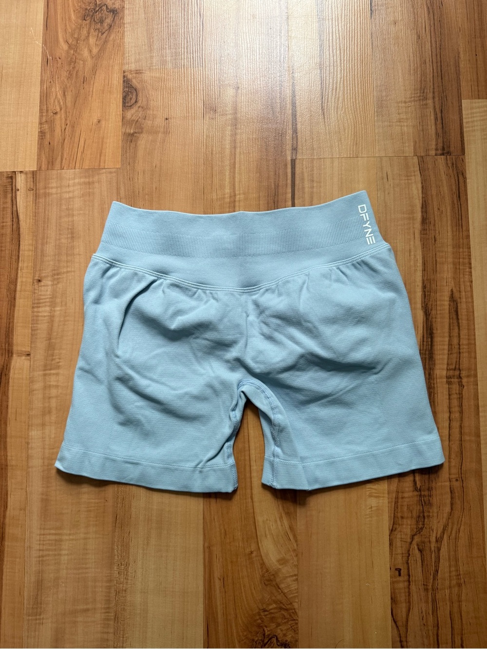 DFYNE medium ice Blue impact short